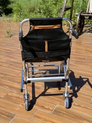 Τυλιζόμενο παχυνμένο αλουμινίου κράμα σκαλοπάτι με υφασμάτινο PVC 4 τροχούς και 6 λαβές