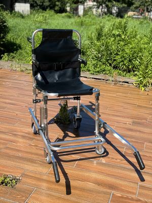 Τυλιζόμενο παχυνμένο αλουμινίου κράμα σκαλοπάτι με υφασμάτινο PVC 4 τροχούς και 6 λαβές