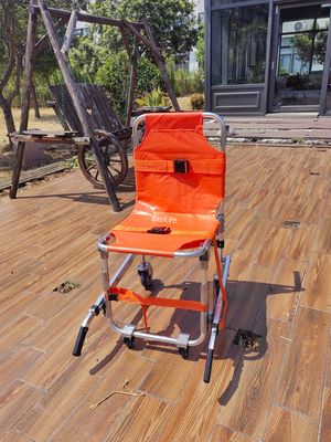 Τέσσερις τροχοί Αλουμινίου Σύνθετο Σκάλα Στρέτσερ Δυνατό να αναδιπλωθεί υφάσματος PVC για επείγουσα μεταφορά ασθενών