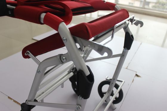 Οι πτυχές κραμάτων αργιλίου 120kg μηχανοποίησαν επάνω την ηλεκτρική αναπηρική καρέκλα πτυσσόμενο ελαφρύ GB2626